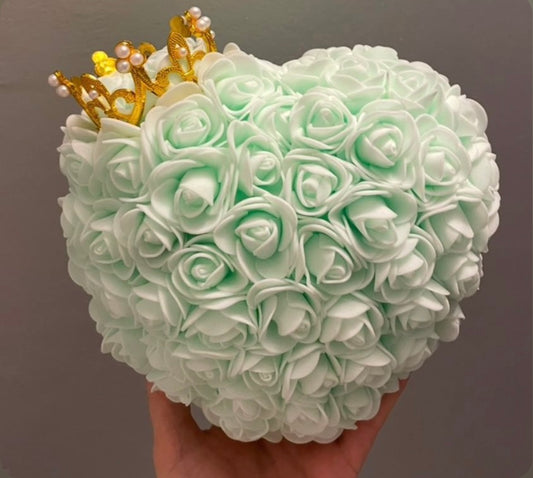 👑 Cœur Royal – Vert d’Eau & Couronne Fait Main 💚✨